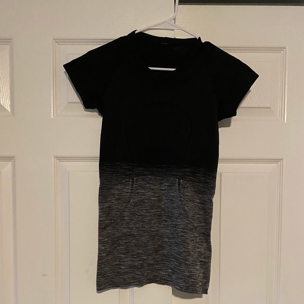 Lululemon Swiftly Tech black-gray ombré tee